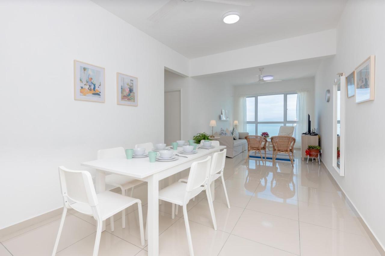 White Lagom Scandinavian House, By Sanguine Tanjung Tokong Exterior photo
